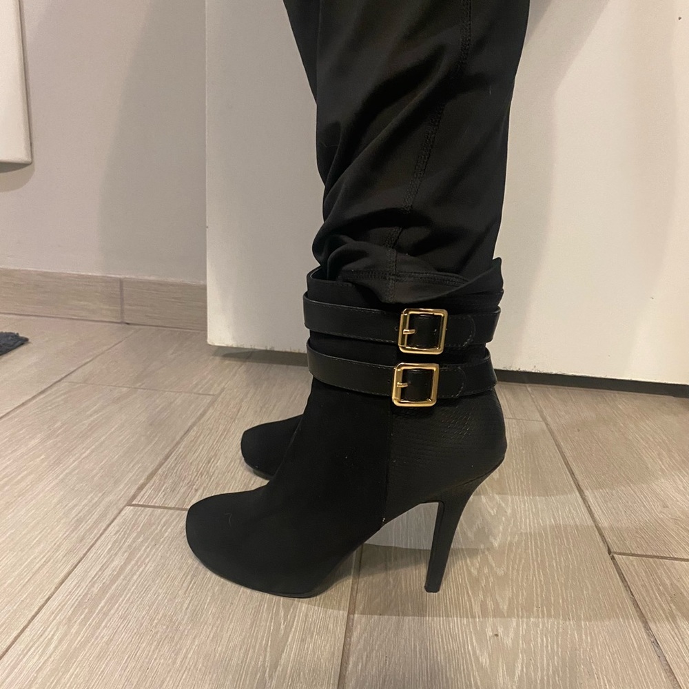 Black Booties/Heels - Picture 10 of 10